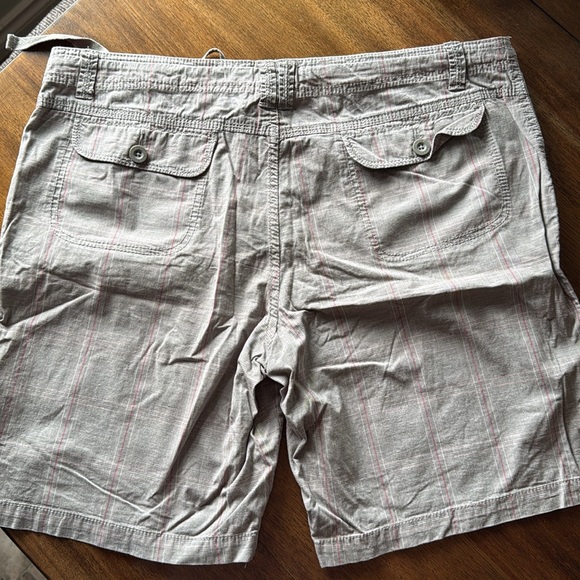 54. Faded Glory Womens Shorts Size 16 Grey With Pink - Picture 3 of 5